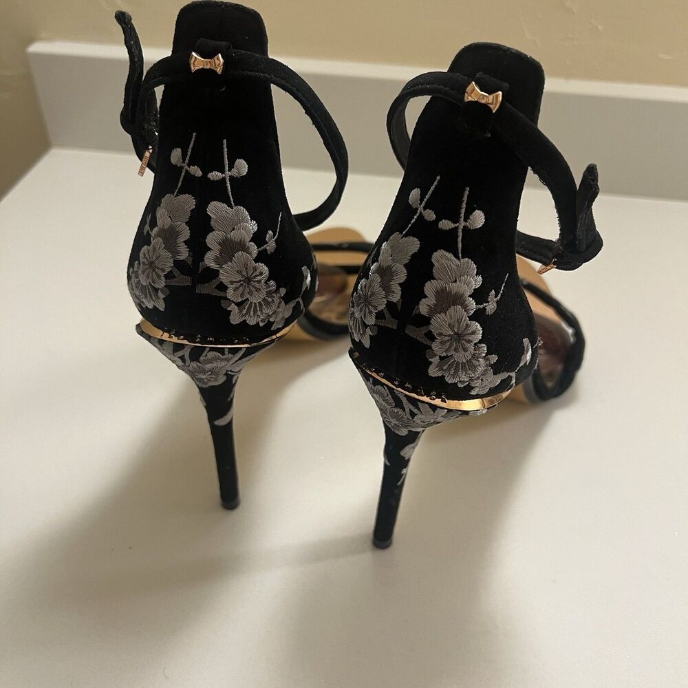 Ted Baker London NIKOAL Floral Black Velvet Ankle Strap Heel Stiletto Size 10 40 - Picture 5 of 9